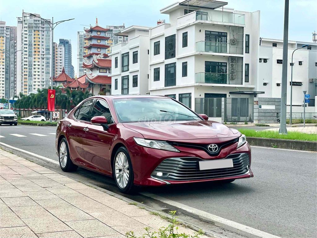 Toyota Camry 2.5Q 2020 Красный, Таиланд, 26 000 км