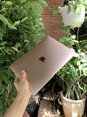 Bán em Macbook Air 2020 Gold giá re. Mua bán Laptop tại Thành phố Buôn Ma Thuột Đắk Lắk được đăng bởi thanh