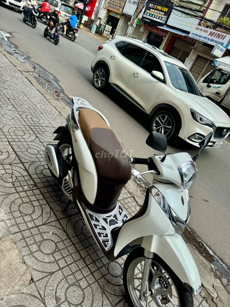 🟢🟢 SH Mode ABS trắng đký cuối 2019 xe đẹp có góp. Mua bán Xe máy tại Thành phố Biên Hòa Đồng Nai được đăng bởi XE MÁY CŨ THÀNH MỸ  hình 2