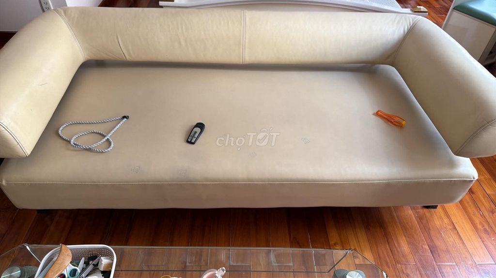 Ghế sofa da màu kem còn mới. Mua bán Bàn ghế tại Quận 11 Tp Hồ Chí Minh được đăng bởi haotuong Ly hình 1