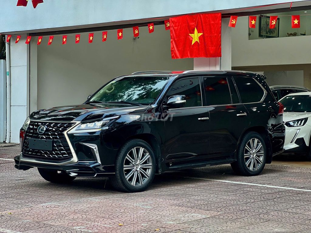 Lexus LX570 Trung Đông 2017 nội thất kem, bền sang. Mua bán Ô tô tại Quận Long Biên Hà Nội được đăng bởi Long Biên Cars hình 1