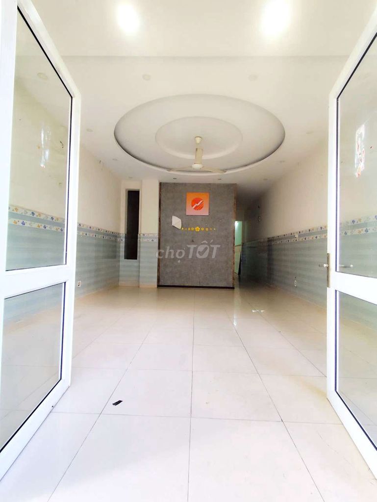 nhà thuê ngay Aeon bình tân 5*20m ba lầu