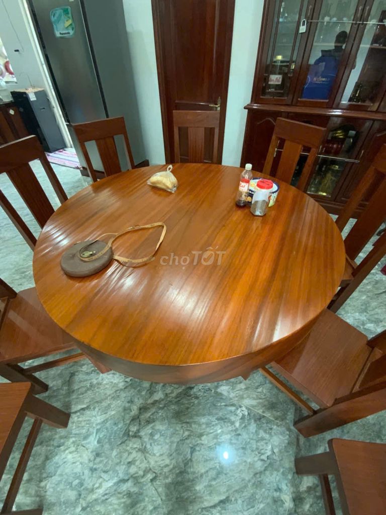 Ban ăn gỗ Bên nam phi đường kính 1,5m; dày 16cm. Mua bán Bàn ghế tại Huyện Thạnh Trị Sóc Trăng được đăng bởi Nguyễn Phong hình 1