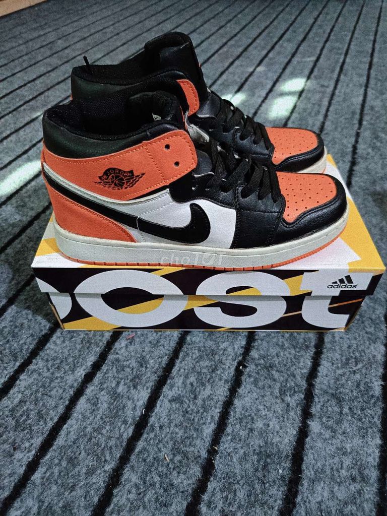 [Bán lại] Giày Nike Air Jordan 1 size 41-42. Mua bán Giày dép tại Huyện Hải Hậu Nam Định được đăng bởi Đạt  hình 1