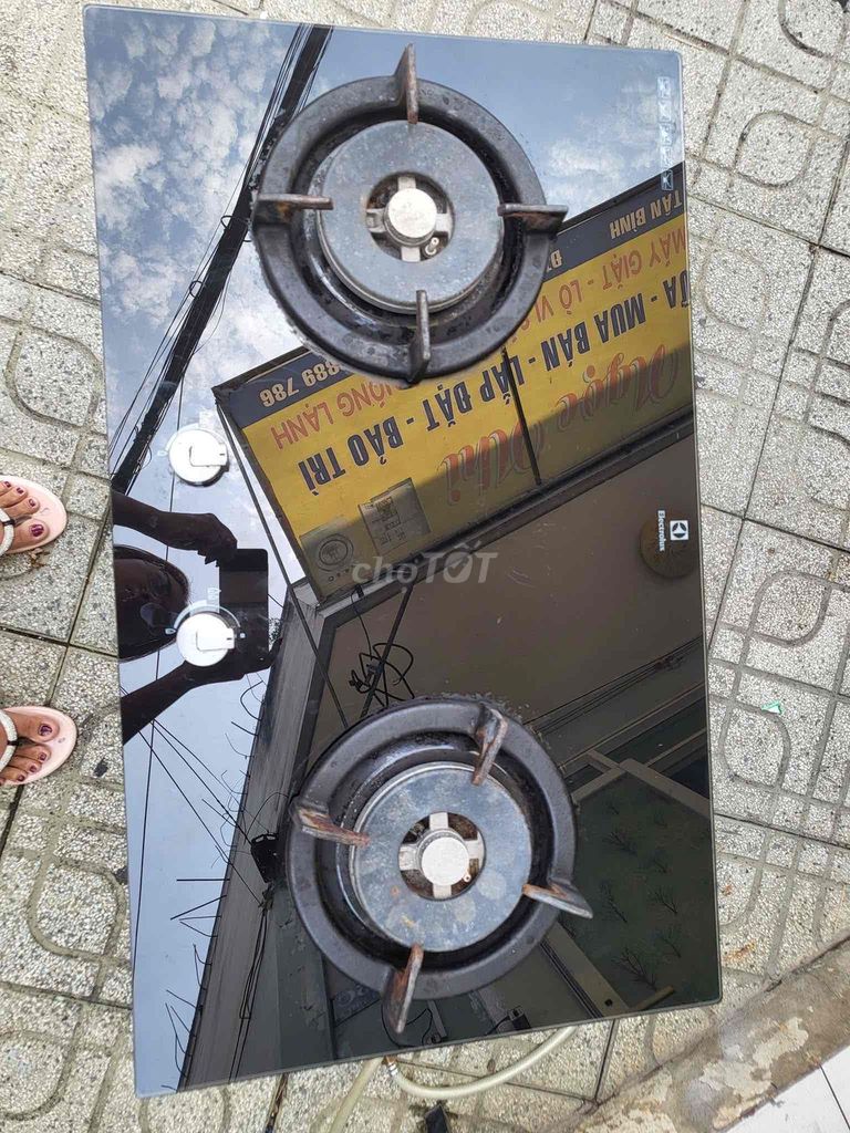 Bếp ga Electrolux Kính cường lực Đen. Mua bán Bếp, lò, đồ điện nhà bếp tại Quận Tân Bình Tp Hồ Chí Minh được đăng bởi My hình 1