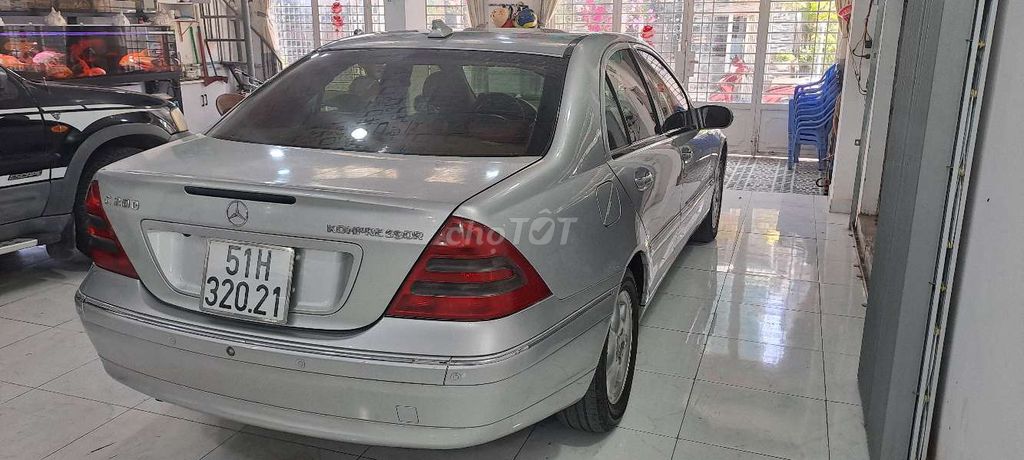 Xe mercedes C200 rất đẹp chạy rất êm đẳng cấp. Mua bán Ô tô tại Huyện Hóc Môn Tp Hồ Chí Minh được đăng bởi Huỳnh chí tâm hình 12