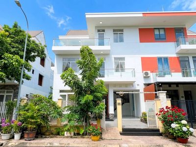 Аренда · 4 комн. · 160 м² · Huyện Nhà Bè, ул. Đường Đào Sư Tích