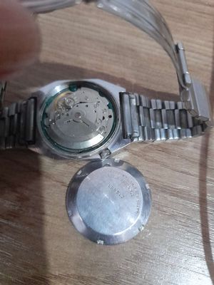 Đồng hồ automatic Seiko chặt góc xưa cổ.