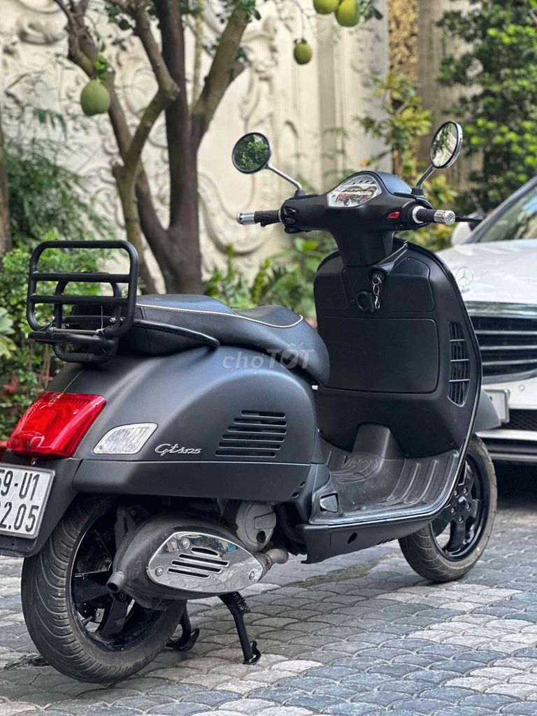 Xe Vespa GTS 125 đời 2013 BSTP chính chủ ký. Mua bán Xe máy tại Quận 10 Tp Hồ Chí Minh được đăng bởi Xe cũ đẹp giá rẻ hình 3