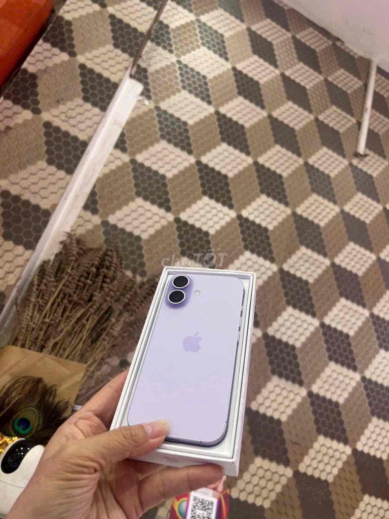 iPhone 14 256GB Tím Like new sac 17 lần bh 4/27. Mua bán Điện thoại tại Quận 3 Tp Hồ Chí Minh được đăng bởi Nam Á Mobile hình 1