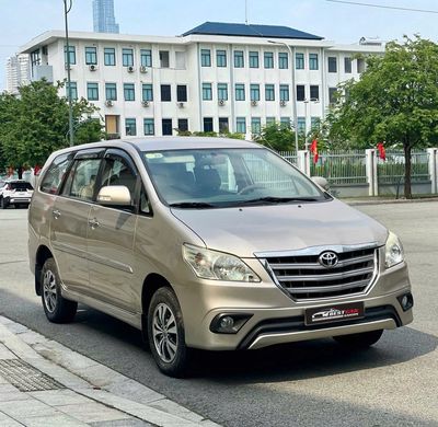 Toyota Innova G AT 2015 - 110000 km