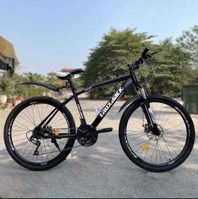 Xe đạp địa hình Lauxjack khung thép đen. Mua bán Xe đạp tại Thành phố Cà Mau Cà Mau được đăng bởi Phùng Ánh Thư