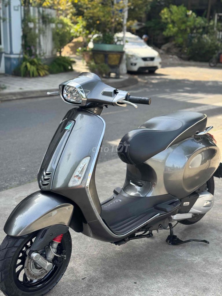 Vespa đk 19 đèn lét phanh ABS náy zin chất 9 chủ. Mua bán Xe máy tại Quận Thanh Khê Đà Nẵng được đăng bởi A Dũng hình 4