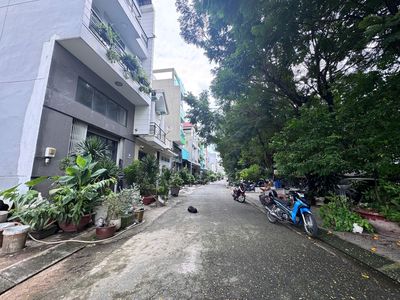 Nhà phố 120 m² · 5 PN · Cầu vượt Linh Xuân