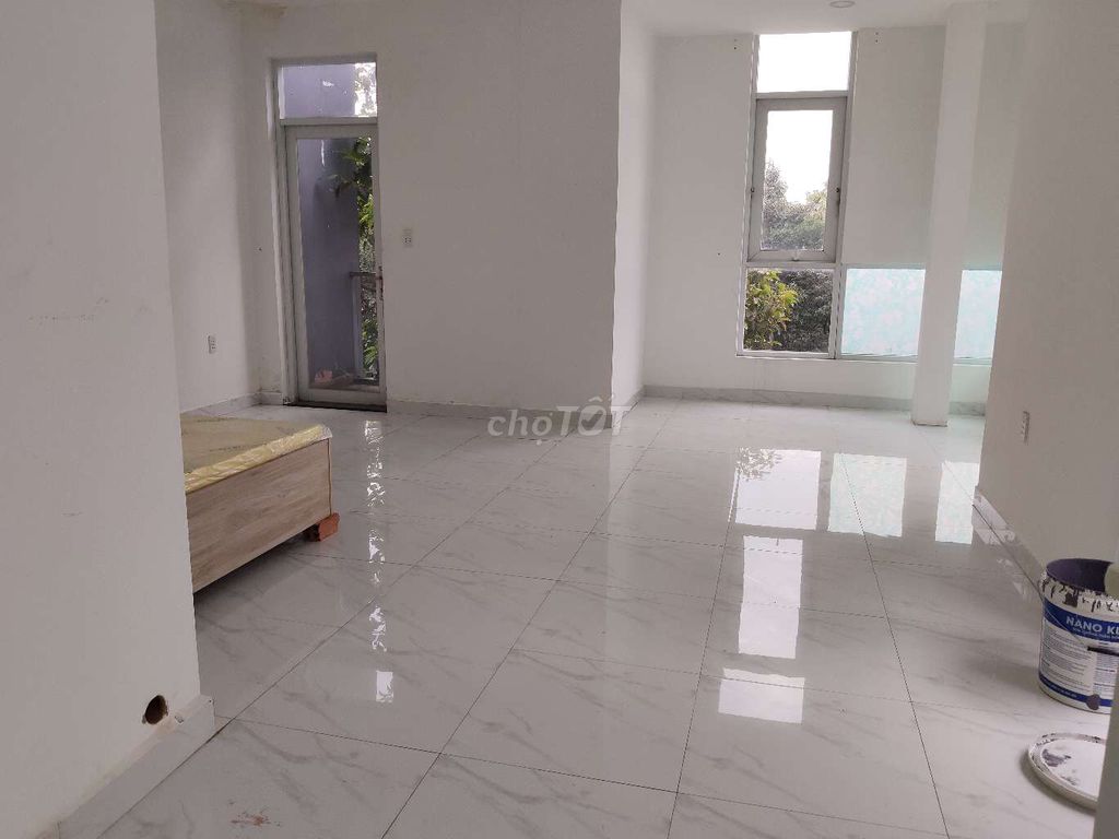 Nhà mặt tiền Lê Lợi 4 phòng ngủ