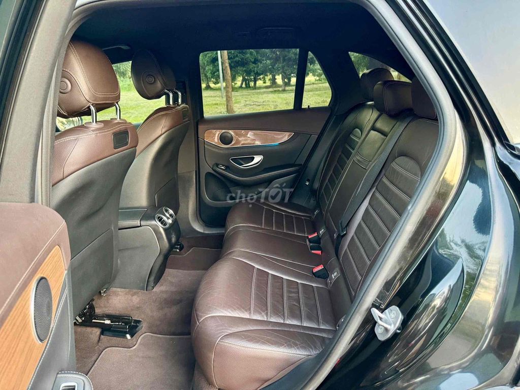 Mercedes Benz GLC 2017 250 4MATIC  - 70000 km. Mua bán Ô tô tại Quận Hoàng Mai Hà Nội được đăng bởi Mr Tài hình 8