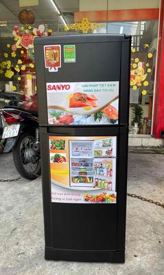 tủ lạnh sanyo 130 lít nhỏ gọn,lạnh nhanh,nhẹ điện. Mua bán Tủ lạnh tại Quận Bình Tân Tp Hồ Chí Minh được đăng bởi Điện Lạnh Gia Việt 