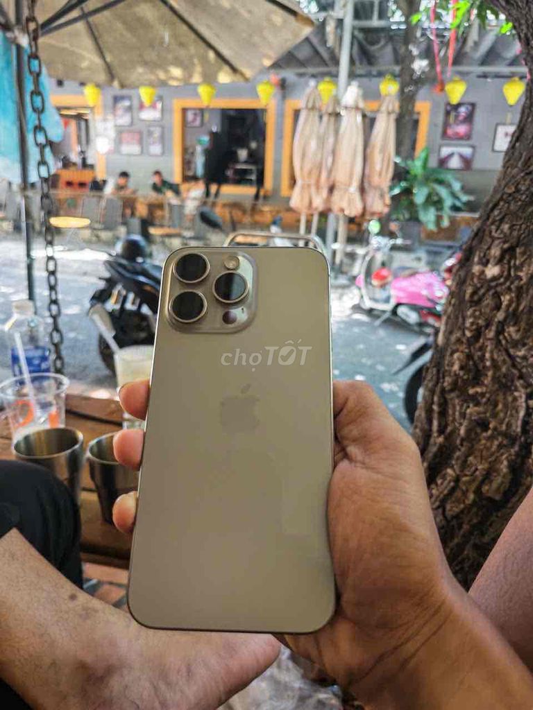 Apple iPhone 15 Pro Max 256GB Vàng Titan 99%. Mua bán Điện thoại tại Thành phố Biên Hòa Đồng Nai được đăng bởi Chí Cường hình 1