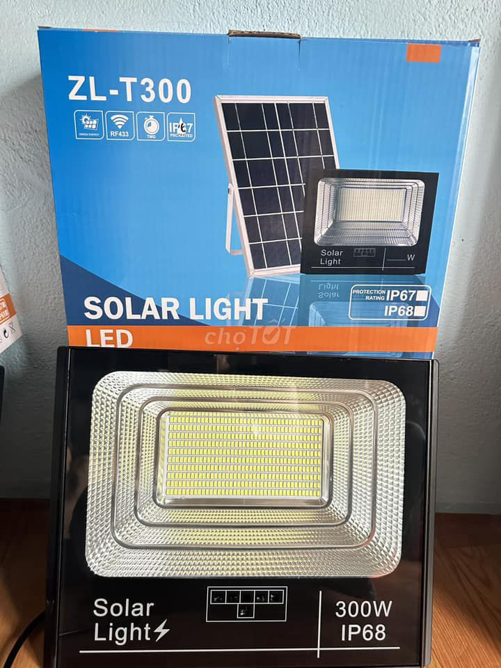 Đèn Pha Năng Lượng Mặt Trời TC Solar Light 300W