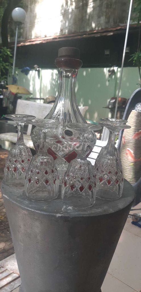 Bộ bình ly pha lê Tiệp Khắc đỏ trong suốt. Mua bán Dụng cụ nhà bếp tại Quận Bình Thuỷ Cần Thơ được đăng bởi Ngọc Tiến  hình 1