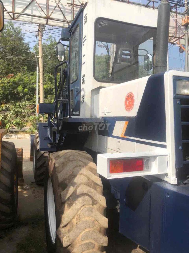 Cần bán xúc lật Komatsu wr 11