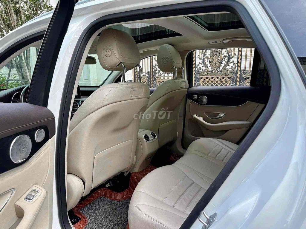 Mercedes Benz GLC Class 2017 300 - 99999 km. Mua bán Ô tô tại Thành phố Thủ Đức Tp Hồ Chí Minh được đăng bởi Rinz hình 5