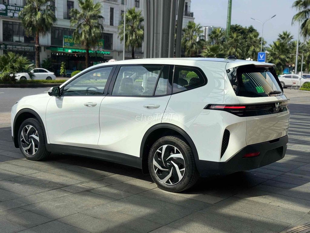 Limo Green ưu đãi lớn tặng 2 năm bhvc+giảm65tr. Mua bán Ô tô tại Quận 5 Tp Hồ Chí Minh được đăng bởi VINFAST Quận 5 hình 17