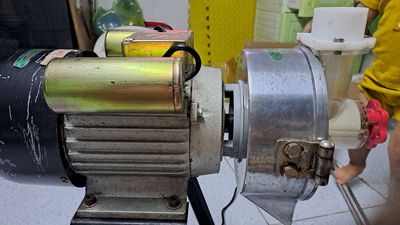 Máy xay bột gạo. Mua bán Đồ chuyên dụng, Giống nuôi trồng tại Thị xã Bến Cát Bình Dương được đăng bởi thu huyền