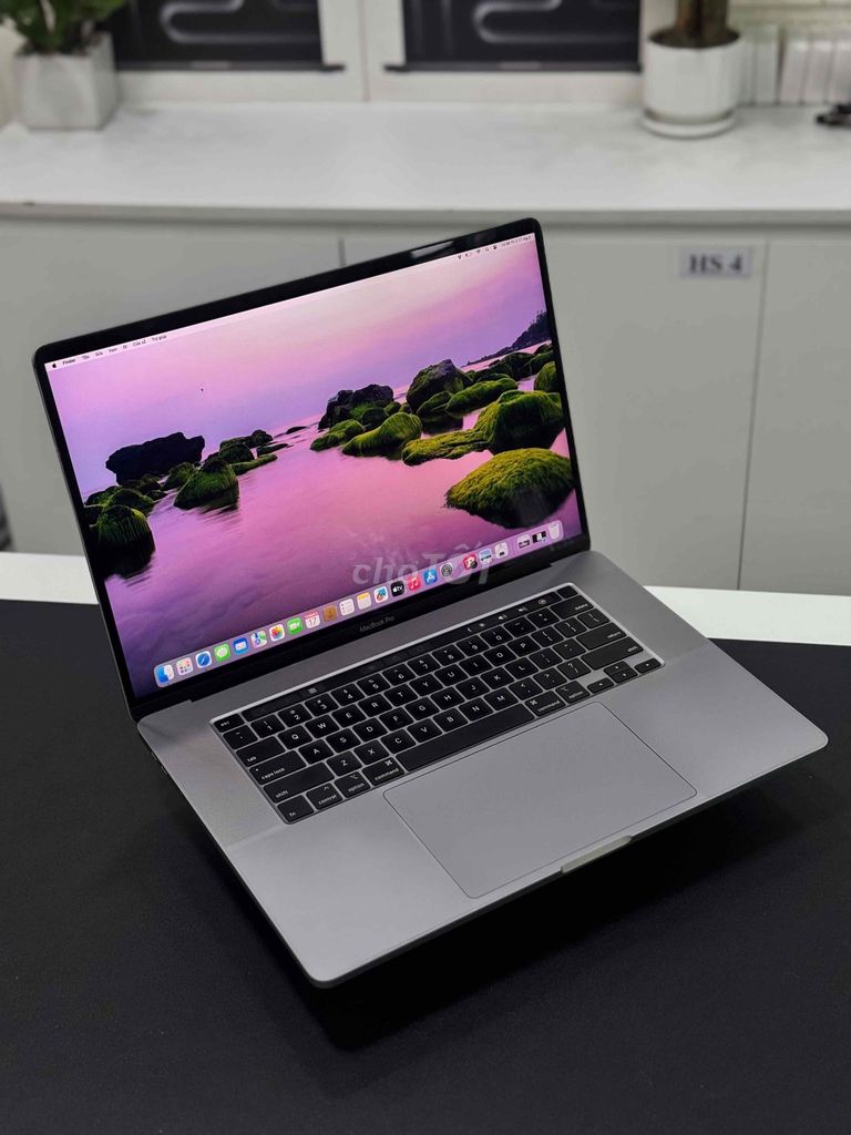 MacBook Pro 16” 2019 i9/64/2TB card 8GB máy sạch. Mua bán Laptop tại Quận 10 Tp Hồ Chí Minh được đăng bởi Viễn Huy Shop hình 1