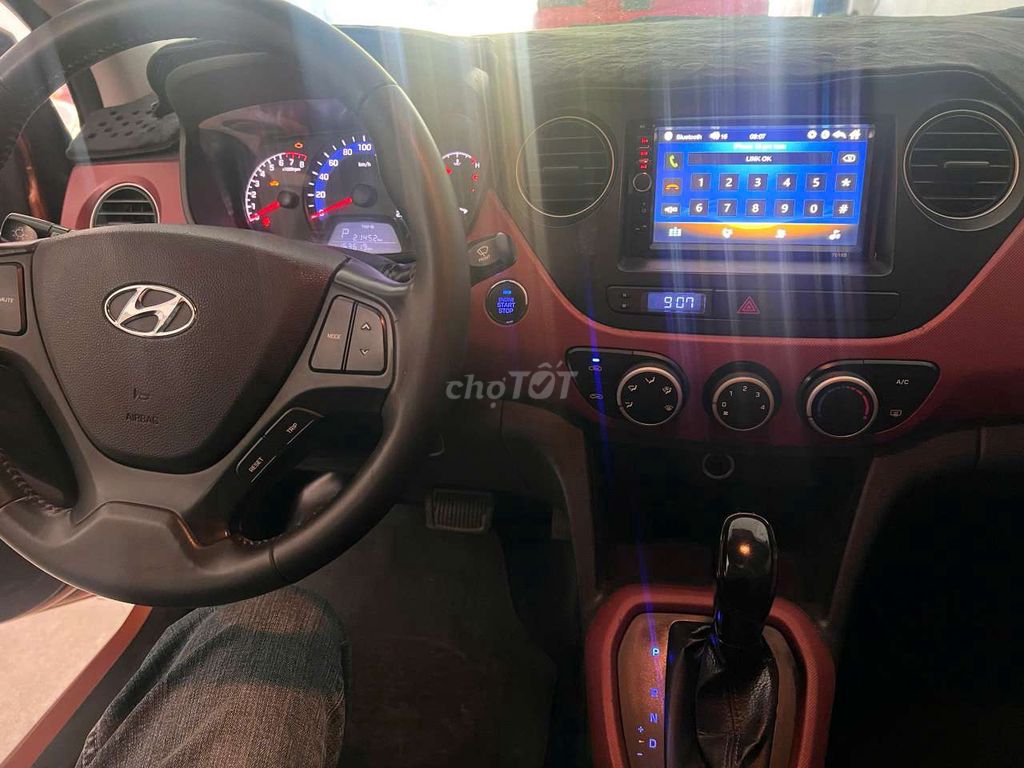 Hyundai Grand i10 2018 Vàng đồng. Mua bán Ô tô tại Quận 12 Tp Hồ Chí Minh được đăng bởi Nhuy Huynh hình 2