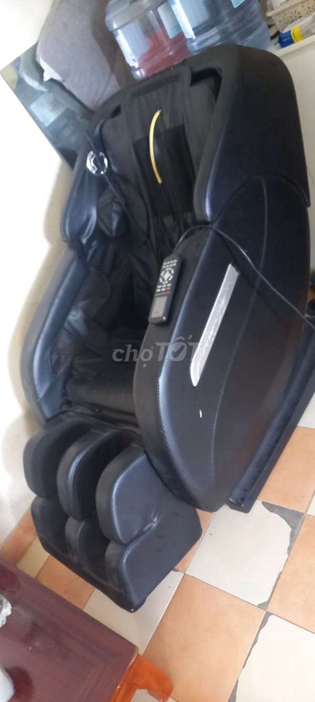 Ghế massage Queen Crown QC-L8 Đen. Mua bán Bàn ghế tại Quận Hai Bà Trưng Hà Nội được đăng bởi Văn Quang 185 hình 1