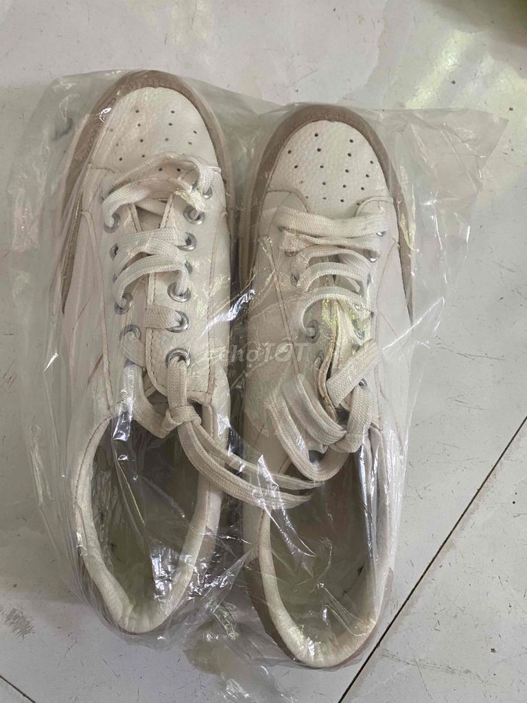 Giày và mũ bảo hiểm. Mua bán Giày dép tại Quận Sơn Trà Đà Nẵng được đăng bởi Việt Anh hình 1