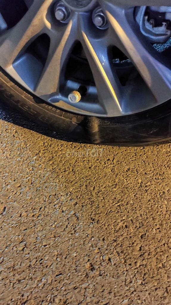 Lốp xe Mazda 3 mã Yokohama 205/60R16 mới bị phồng. Mua bán Phụ tùng xe tại Quận Nam Từ Liêm Hà Nội được đăng bởi hoàng anh ngọc hình 3