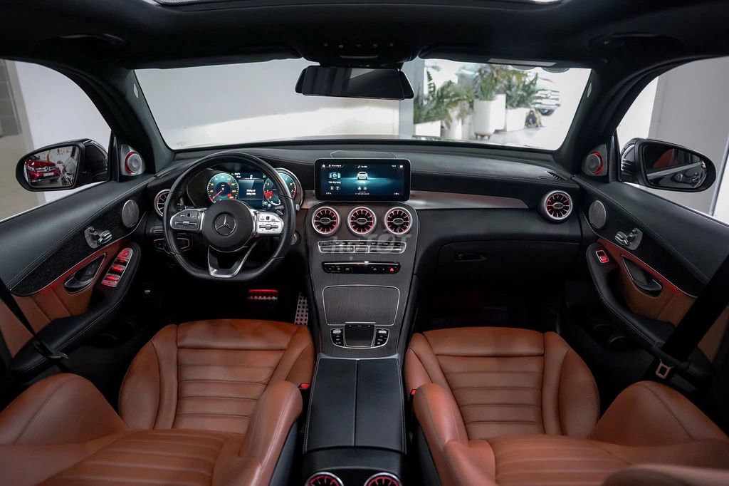 Mercedes GLC300 4Matic bản update V1 2022. Mua bán Ô tô tại Quận 7 Tp Hồ Chí Minh được đăng bởi Hoàn Lee Xe Lướt hình 12