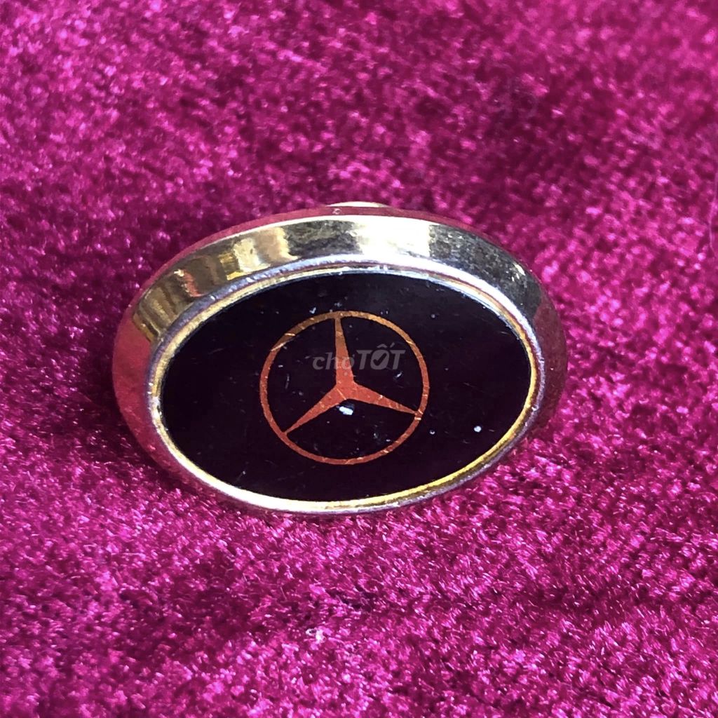 Huy hiệu logo hãng xe hơi Đức  Mercedes. Mua bán Phụ kiện thời trang khác tại Quận Bình Thuỷ Cần Thơ được đăng bởi Khang Minh hình 1