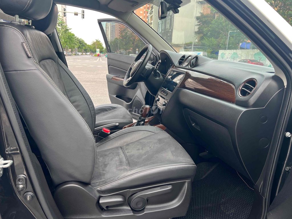 Suzuki Vitara 2015 1.6 AT - 91000 km. Mua bán Ô tô tại Quận Cầu Giấy Hà Nội được đăng bởi Cửa hàng Đại Tín Auto hình 9
