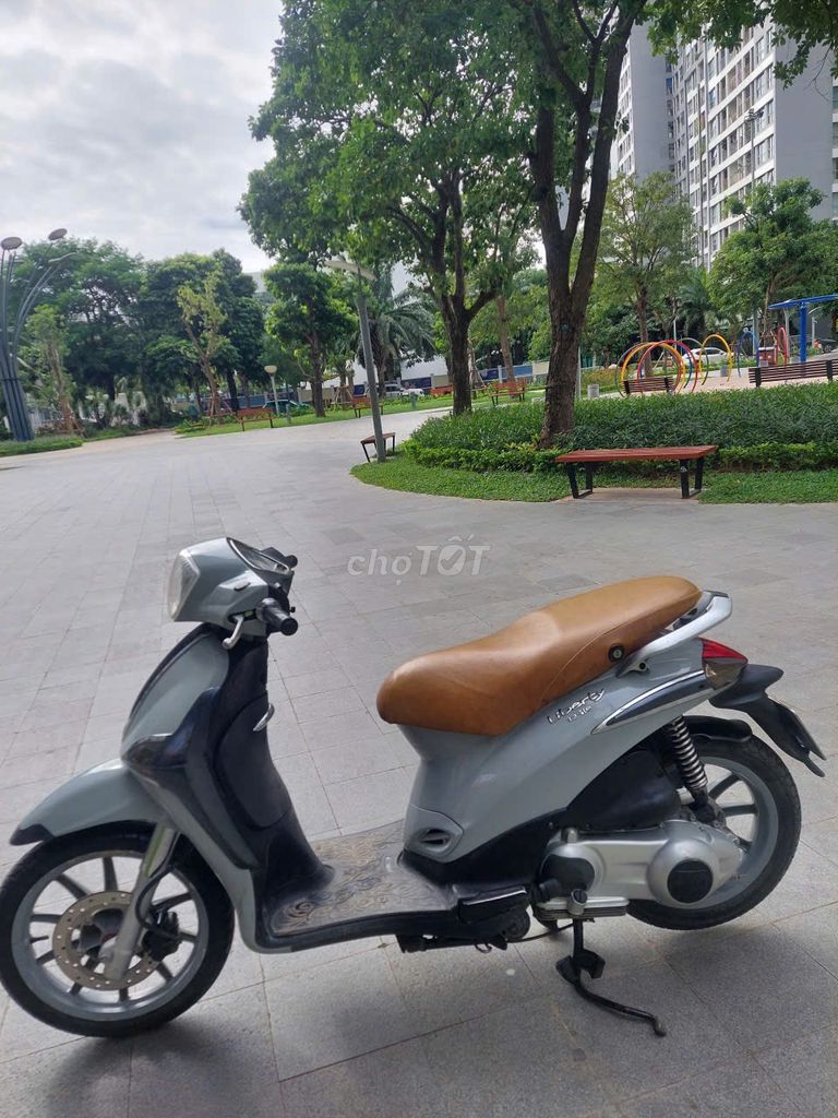 Bán xe Piaggio Liberty ie mâu  xi măng siêu đẹp. Mua bán Xe máy tại Quận Hai Bà Trưng Hà Nội được đăng bởi Nguyễn Thu Lan hình 2