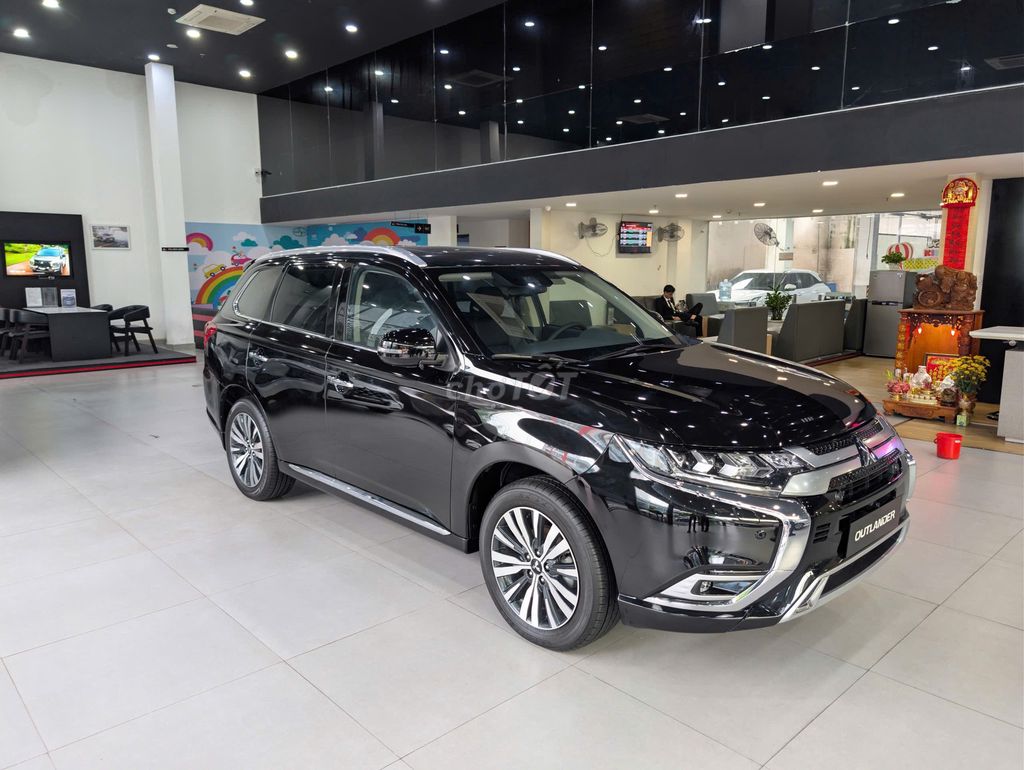 Mitsubishi Outlander 2024. Mua bán Ô tô tại Quận Hải Châu Đà Nẵng được đăng bởi Uyển Nhi hình 1