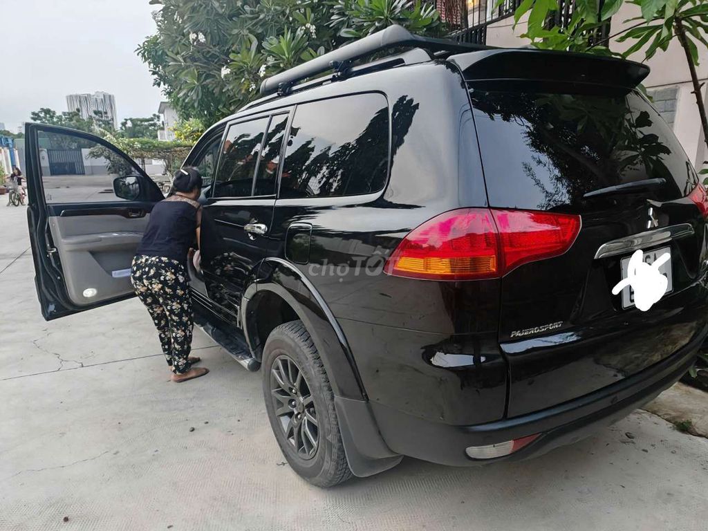 Mitsubishi Pajero Sport 2012 photo 2