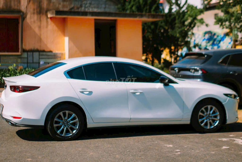 Mazda 3 Luxury 2024 Белая