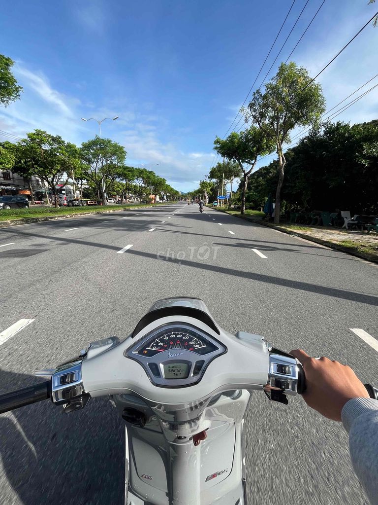 cần bán vespa đk lần đầu t10 2020. Mua bán Xe máy tại Quận Ngũ Hành Sơn Đà Nẵng được đăng bởi Hồ Nhi hình 2