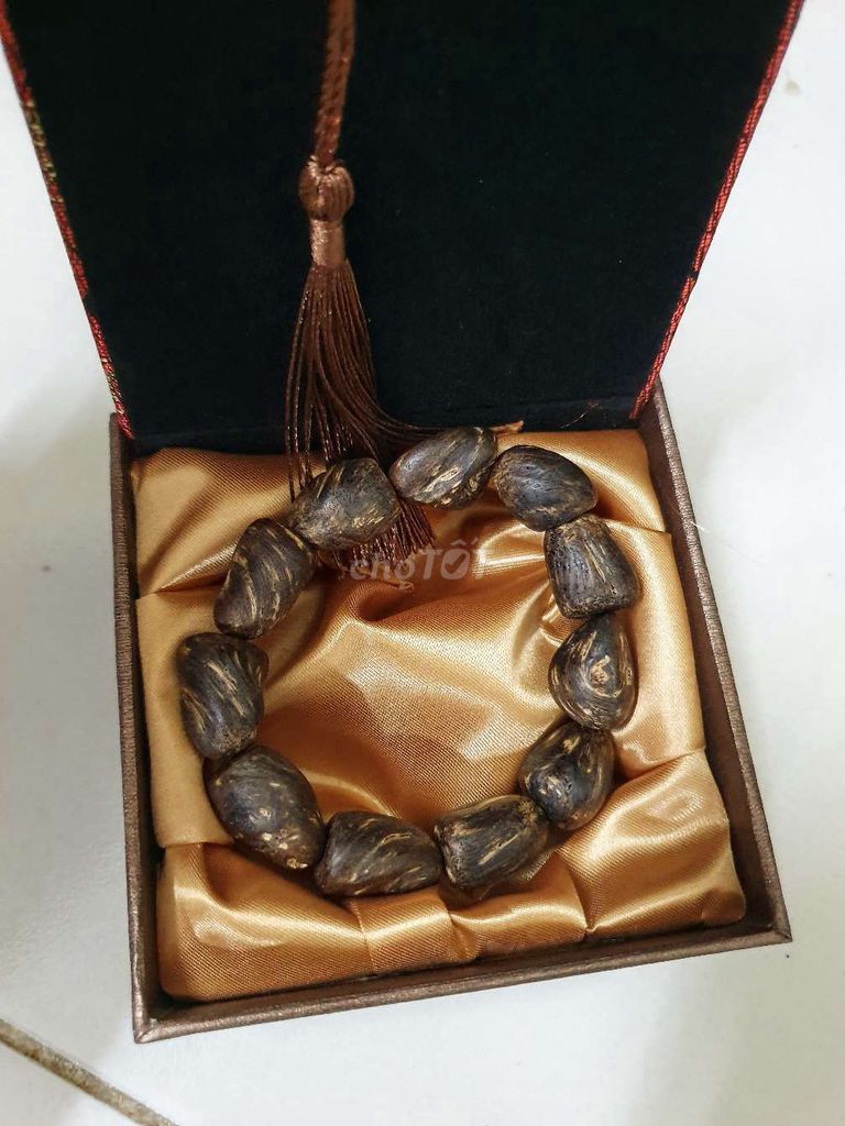 Vòng tay trầm hương thiên nhiên chìm chuẩn. Mua bán Phụ kiện thời trang khác tại Quận 8 Tp Hồ Chí Minh được đăng bởi Minh Long  hình 1