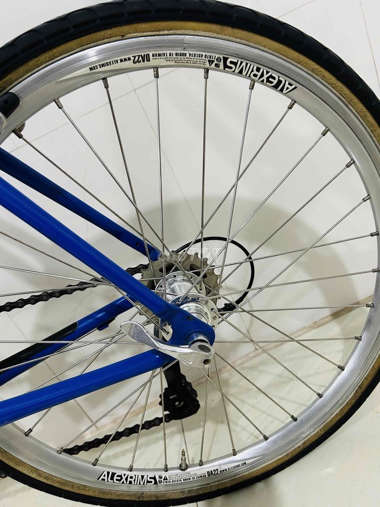 Minivelo 20i" nguyên zin. Mua bán Xe đạp tại Quận Bình Thuỷ Cần Thơ được đăng bởi Hien hình 17