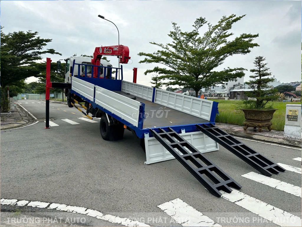 Isuzu 6 tấn cẩu Unic 340-370 thùng 6.1m xe Euro 5. Mua bán Xe tải, xe ben tại Quận 12 Tp Hồ Chí Minh được đăng bởi Mr Thành hình 6