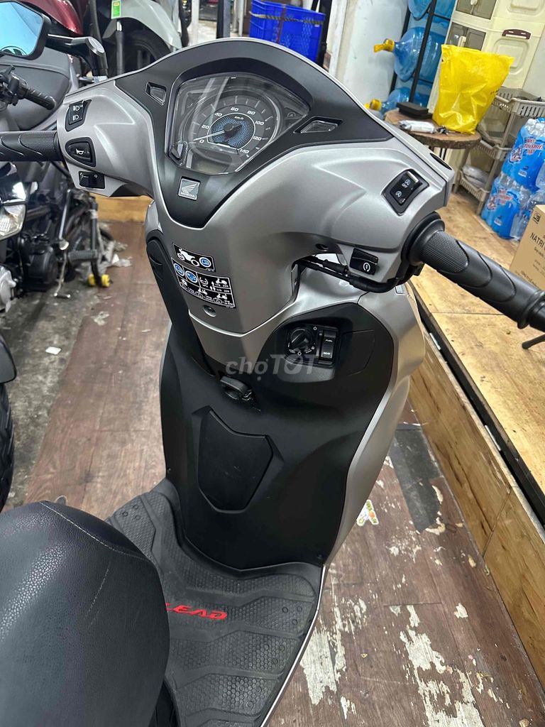 Свинцовый ABS Honda 2026 серебристо-черный 405 км