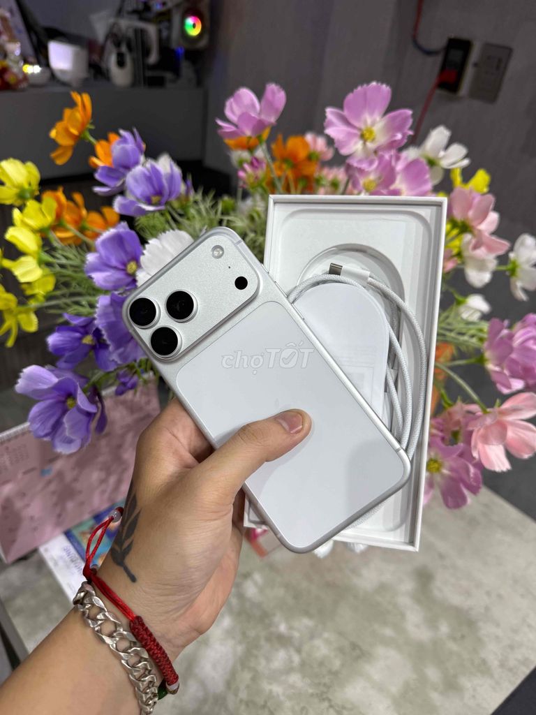 Apple iPhone 17 Pro Max 256GB Bạc🍎CÓ TRẢ GÓP. Mua bán Điện thoại tại Quận Thanh Khê Đà Nẵng được đăng bởi HD STORE hình 1