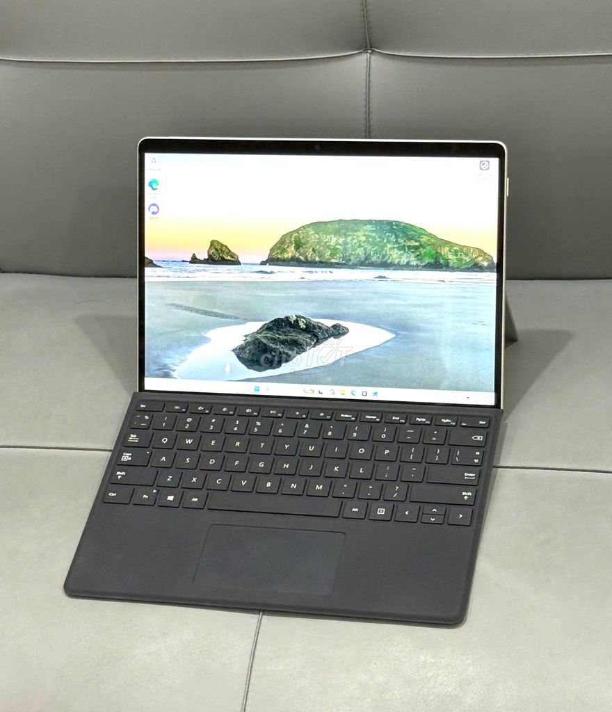 Surface Pro 8 LTE Core i7-1185G7/16GB/256GB. Mua bán Laptop tại Quận Hải Châu Đà Nẵng được đăng bởi TTCenter 484 NÚI THÀNH hình 1