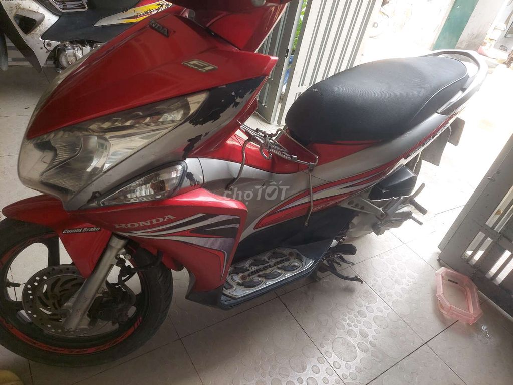 càn bán xe Honda Air Blade 2011 màu Đỏ bạc. Mua bán Xe máy tại Huyện Bình Chánh Tp Hồ Chí Minh được đăng bởi buithanhhau hình 3