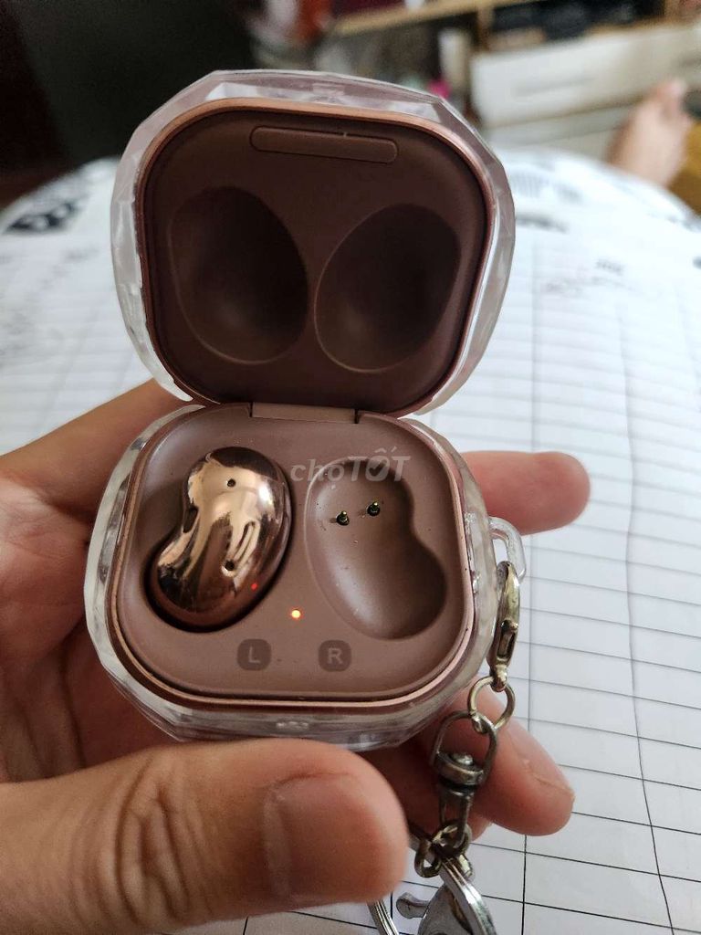 Tai nghe Samsung Galaxy Buds Live Đồng. Mua bán Tivi, Âm thanh tại Thành phố Thủ Đức Tp Hồ Chí Minh được đăng bởi Nguyễn Trung Hiếu hình 1