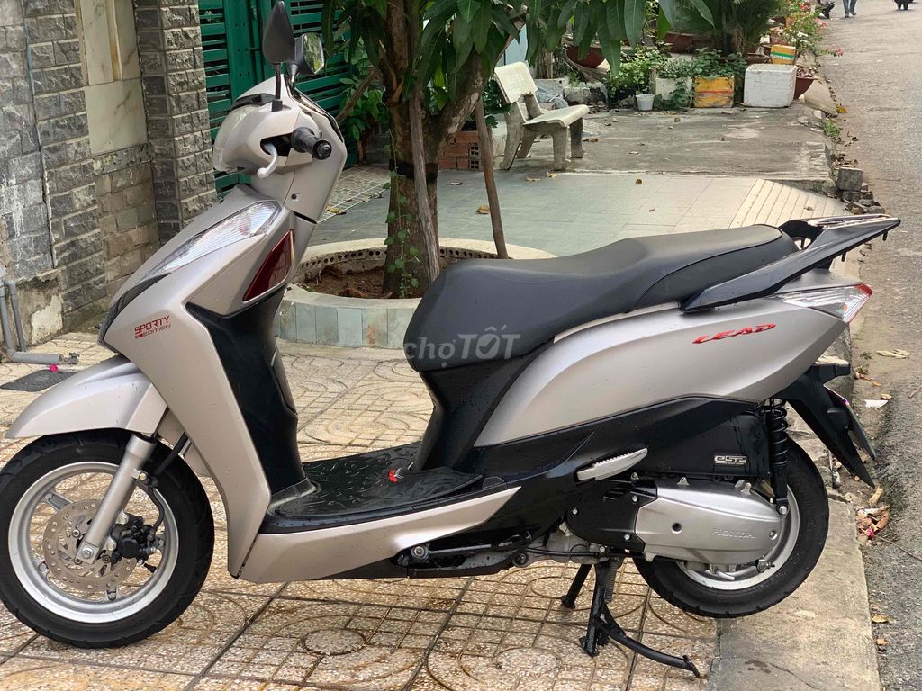 Honda Lead 125 2014 Bạc. Mua bán Xe máy tại Quận Tân Phú Tp Hồ Chí Minh được đăng bởi TÂN HƯƠNG hình 6